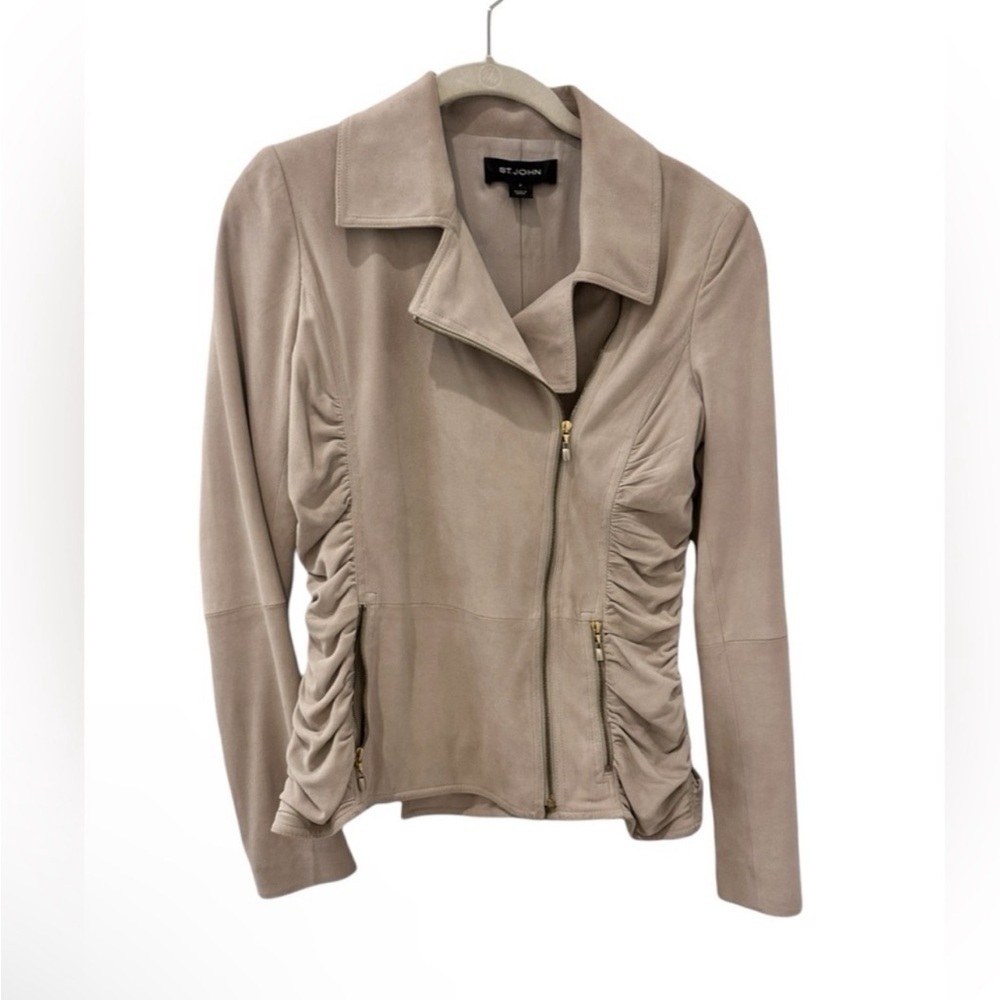St. John 100% Lamb Suede Beige Jacket Silk Lined
Ruched Sleeve Detail Size 2